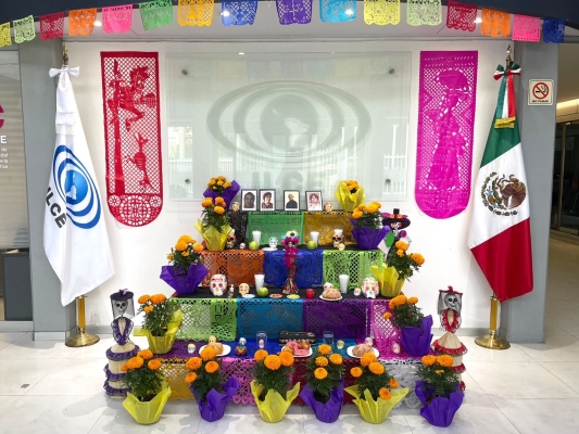 Altar de Día de Muertos en el ILCE