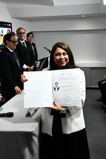 ILCE reconoce a nuevas tituladas de sus programas de posgrado